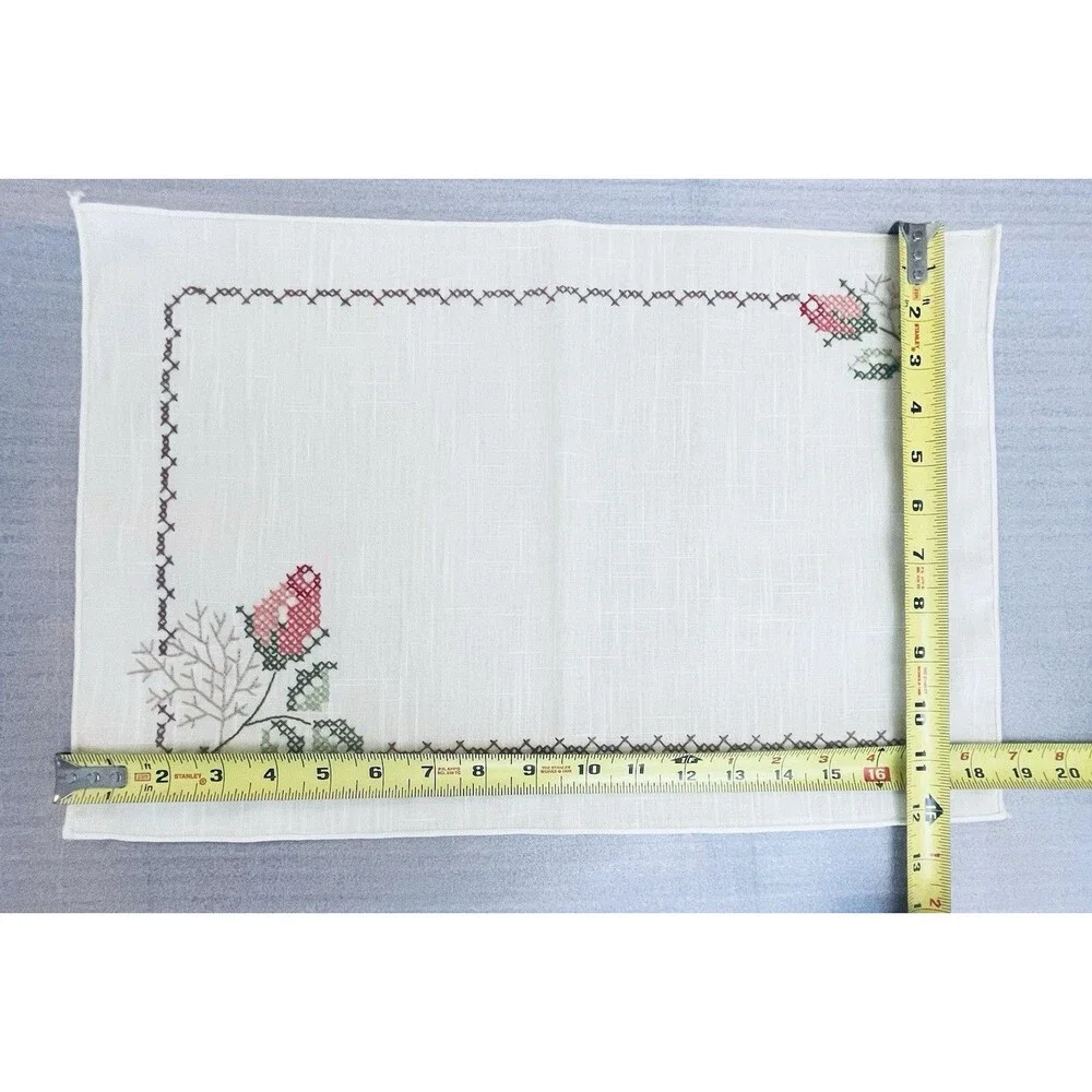 Cross-Stitch Doilies Placemats Set of 4 Floral Rose Buds Pale Yellow 19